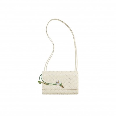 BOTTEGA VENETA LEATHER ANDIAMO DAISY CROSS-BODY BAG 838870 (19*12.6*2cm) BOTTEGA VENETA LEATHER ANDIAMO DAISY CROSS-BODY BAG 838870 (19*12.6*2cm)